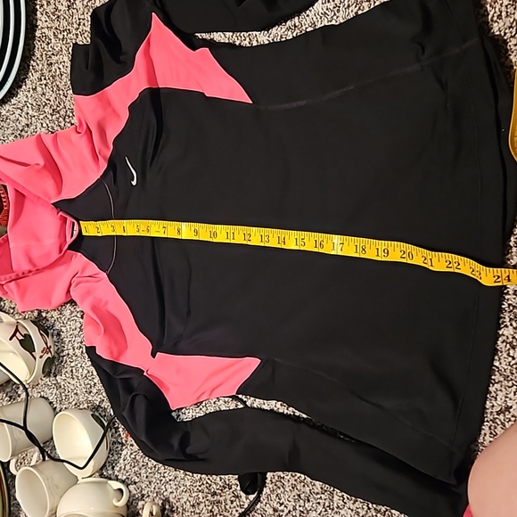 Women's Large nike pull over hoodie. Black and pink - Picture 2 of 6